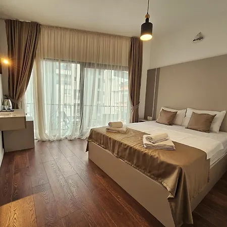 Lolo Luxury & Гостевой дом